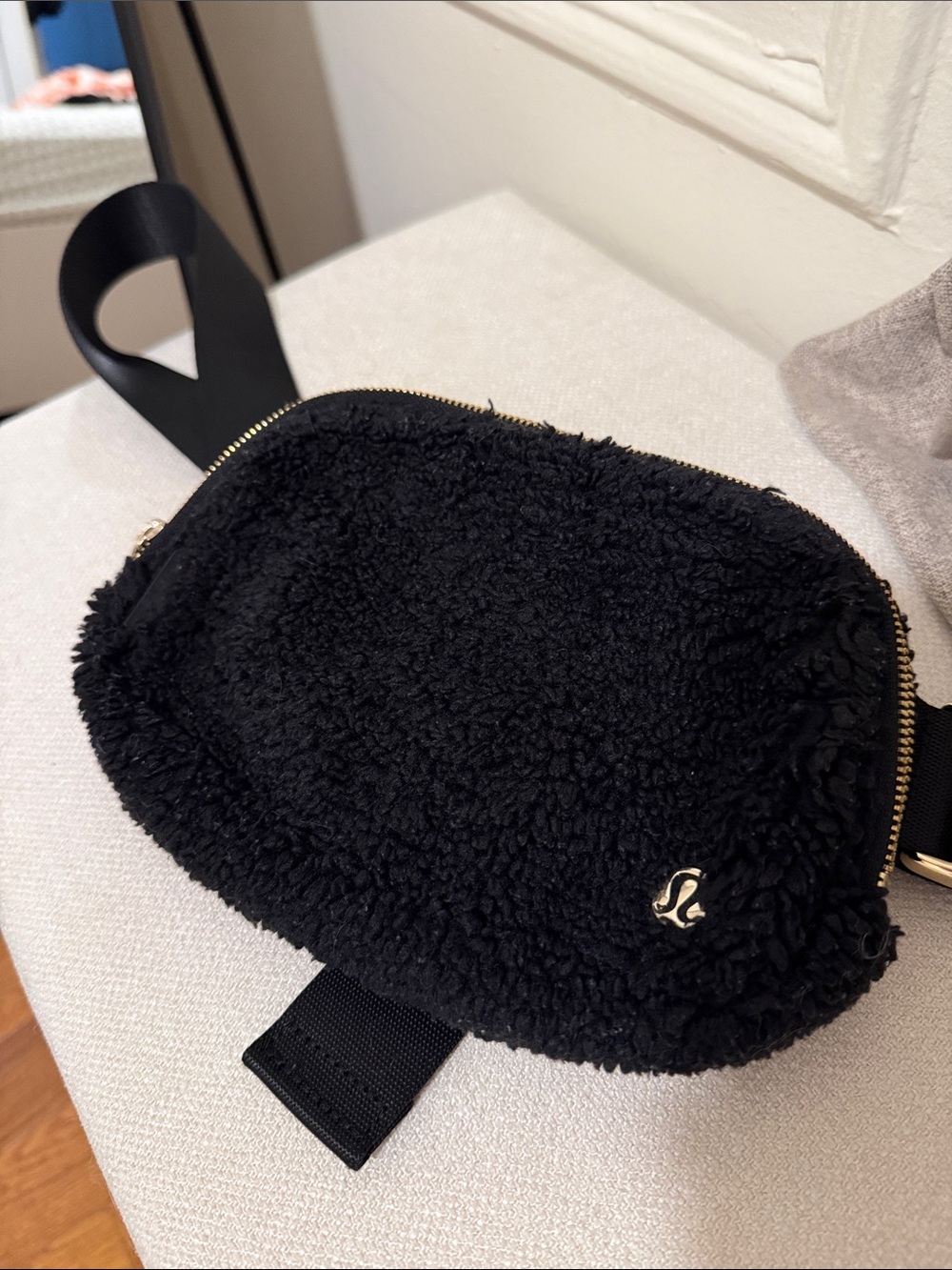 lululemon athletica Black Sherpa Crossbody Belt Bag